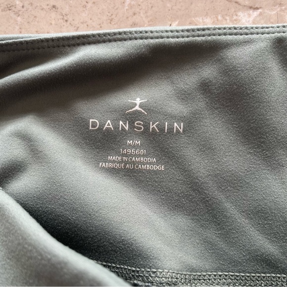 Danskin green leggings high rise with pockets on each leg size medium - Picture 7 of 9